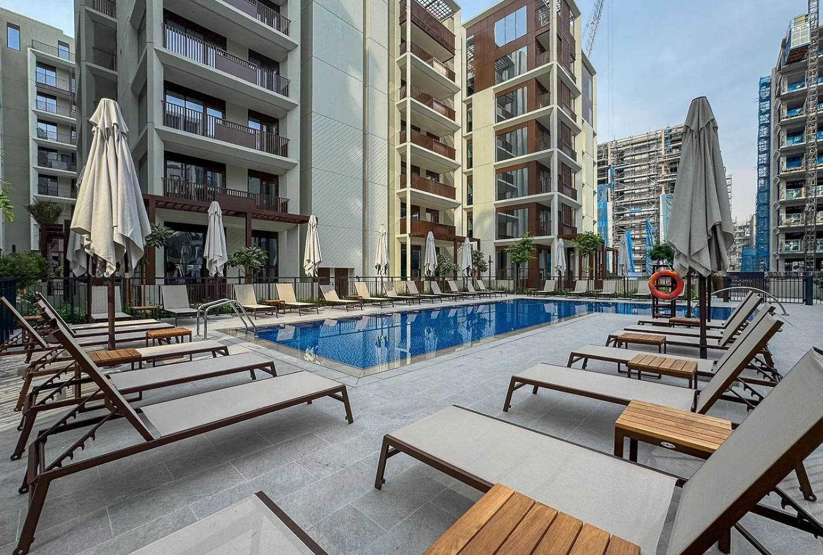Charming 1Br With Airy Terrace, Pool And Gym Access Apartment Dubai