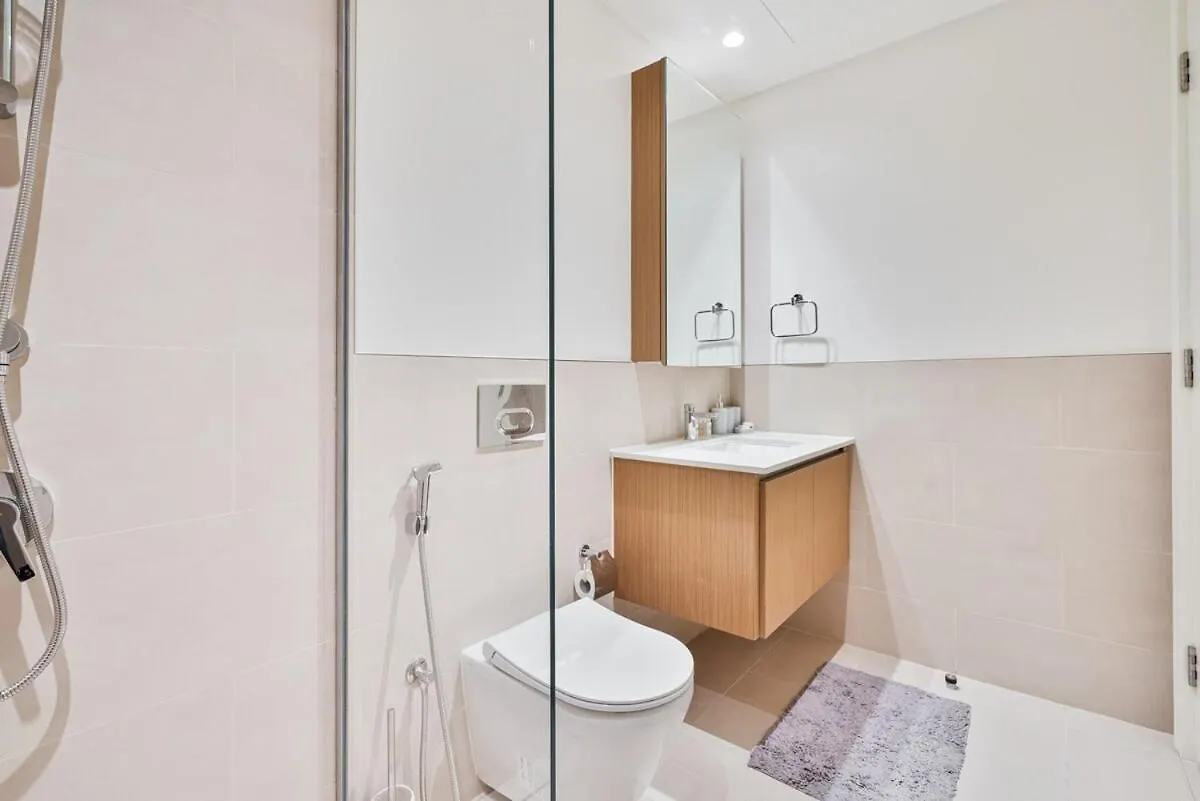 Charming 1Br With Airy Terrace, Pool And Gym Access Apartment Dubai 0*,  United Arab Emirates