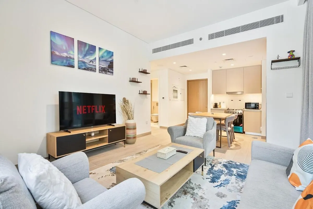 Charming 1Br With Airy Terrace, Pool And Gym Access Apartment Dubai