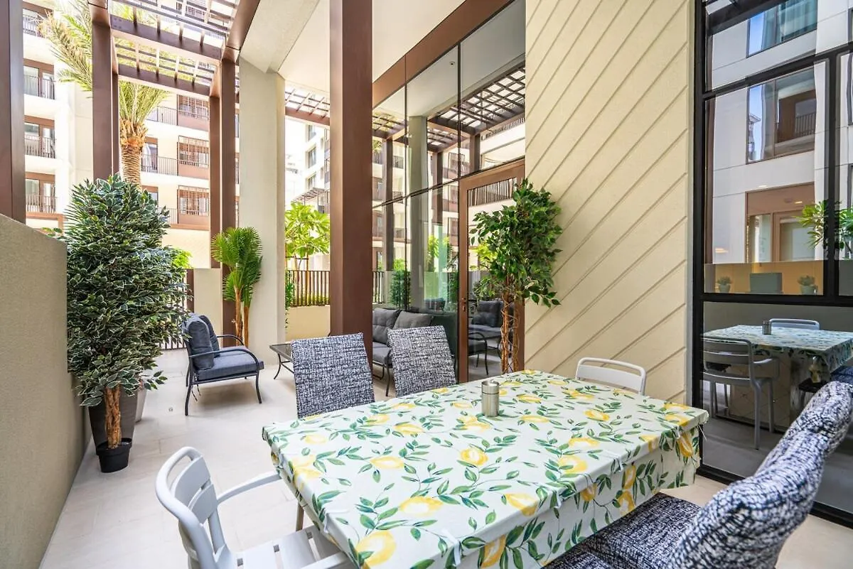 Charming 1Br With Airy Terrace, Pool And Gym Access Apartment Dubai United Arab Emirates